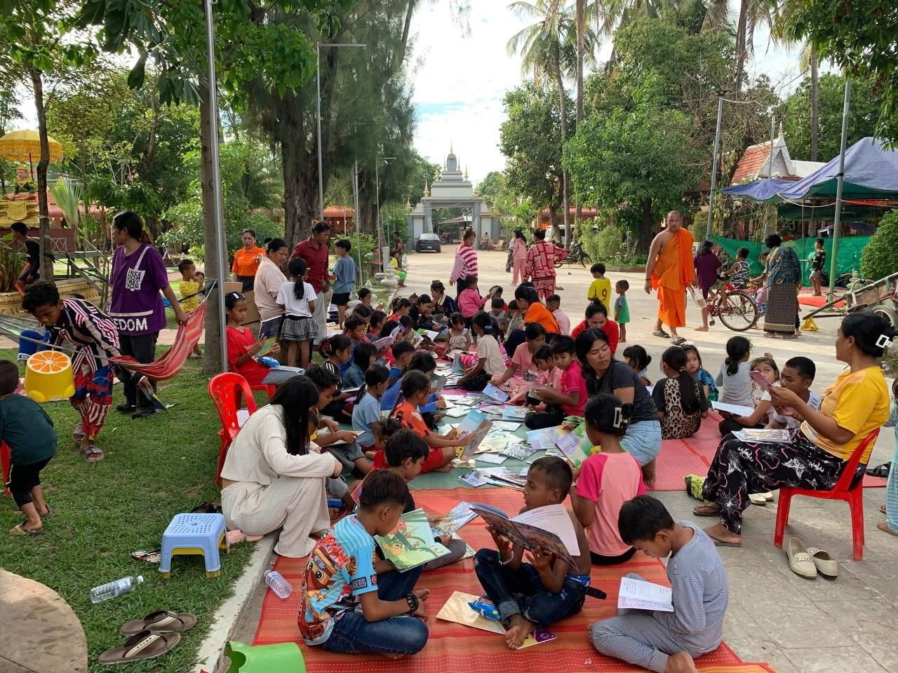 Cambodia Mobile library for Let's Read Program