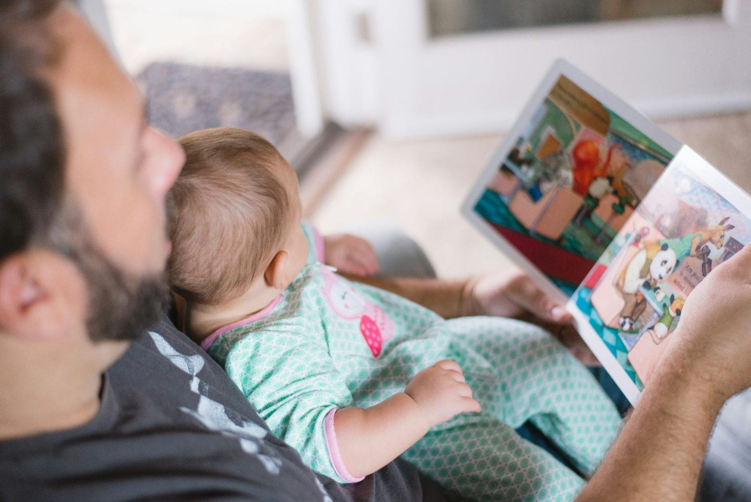 Cover for Study on the Reading Habits of Parents and Children - Photo by Picsea on Unsplash